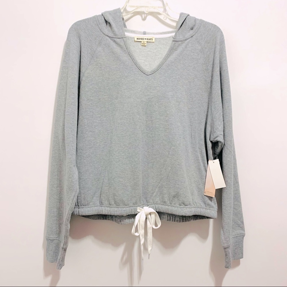 🌸NWT Inspired Hearts Women’s Tie Hem Hoodie